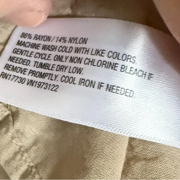 Classic Button Down Satin Finish collared blouse womens size large neutral tan - Picture 5 of 6